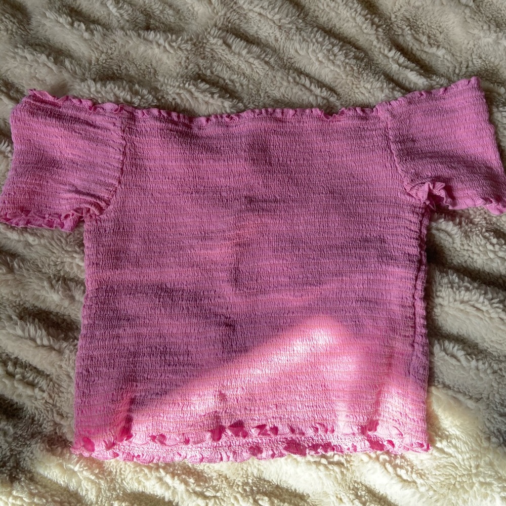 Over the shoulder Pink Crop